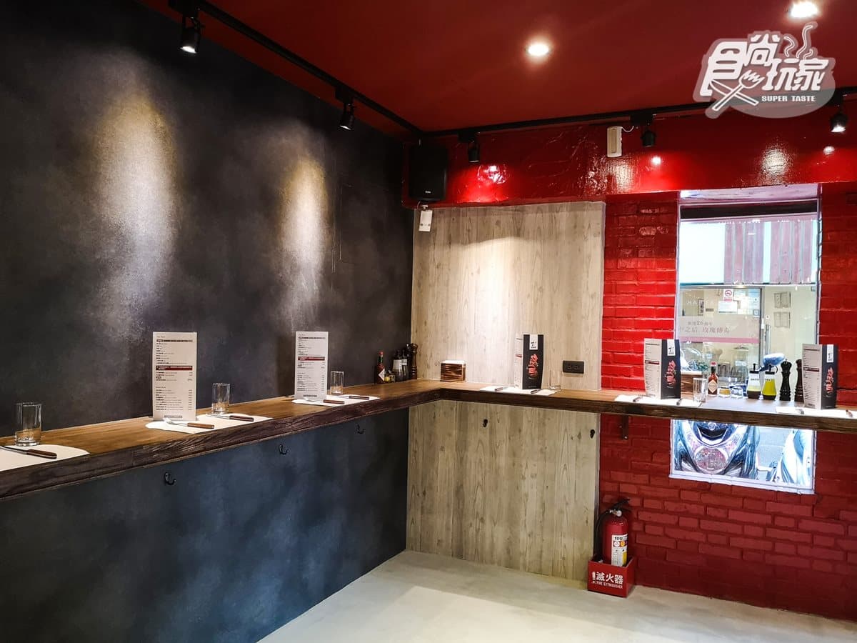 【新開店】鮮切像逛肉舖!279元吃美國PRIME沙朗牛 全台首家「立吞牛排館」成話題 【新開店】鮮切像逛肉舖!279元吃美國PRIME沙朗牛 全台首家「立吞牛排館」成話題