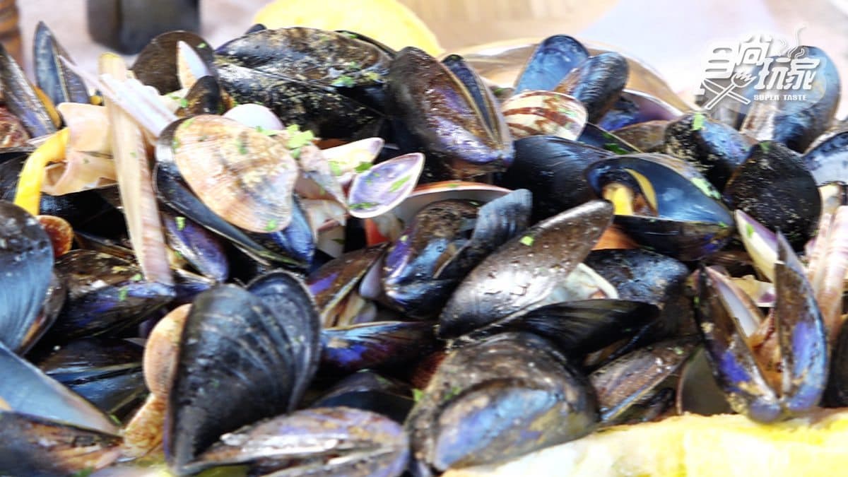 跳島到「私人海灘餐廳」大嗑海味!章魚沙拉、淡菜拼盤好吃到升天