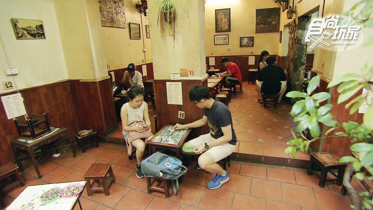 藏在巷內的厲害咖啡店!「雞蛋+咖啡」「雞蛋+啤酒+可樂」口感超獨特 藏在巷內的厲害咖啡店!「雞蛋+咖啡」「雞蛋+啤酒+可樂」口感超獨特