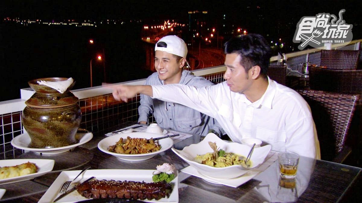 祕境餐廳吃美食賞夜景!必點貴州名菜「盜汗雞」、桌邊料理秀「紅油燜蝦」 祕境餐廳吃美食賞夜景!必點貴州名菜「盜汗雞」、桌邊料理秀「紅油燜蝦」