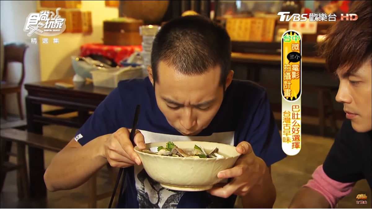 勾起5、6年級生回憶!「雜菜麵」海陸全包,「鐵餐盒爌肉飯」平日中午才有 勾起5、6年級生回憶!「雜菜麵」海陸全包,「鐵餐盒爌肉飯」平日中午才有