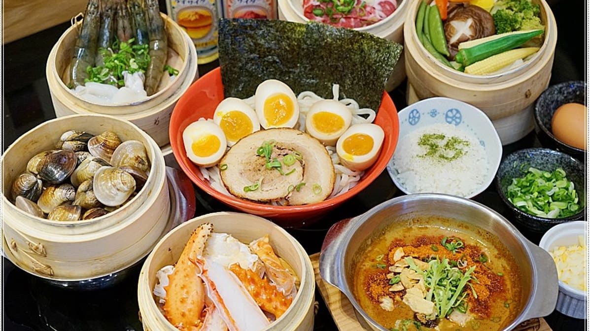 155元吃帝王蟹!這家台中拉麵玩好大!首創「拉麵高湯+蒸籠」!口味超鮮美 155元吃帝王蟹!這家台中拉麵玩好大!首創「拉麵高湯+蒸籠」!口味超鮮美