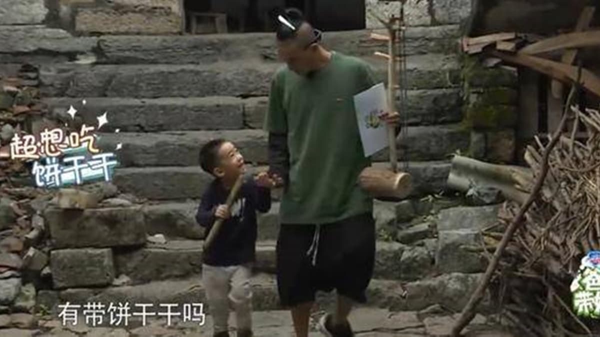 小小春Jasper正港吃貨不停歇 吃這個食物口水直流超萌 小小春Jasper正港吃貨不停歇 吃這個食物口水直流超萌