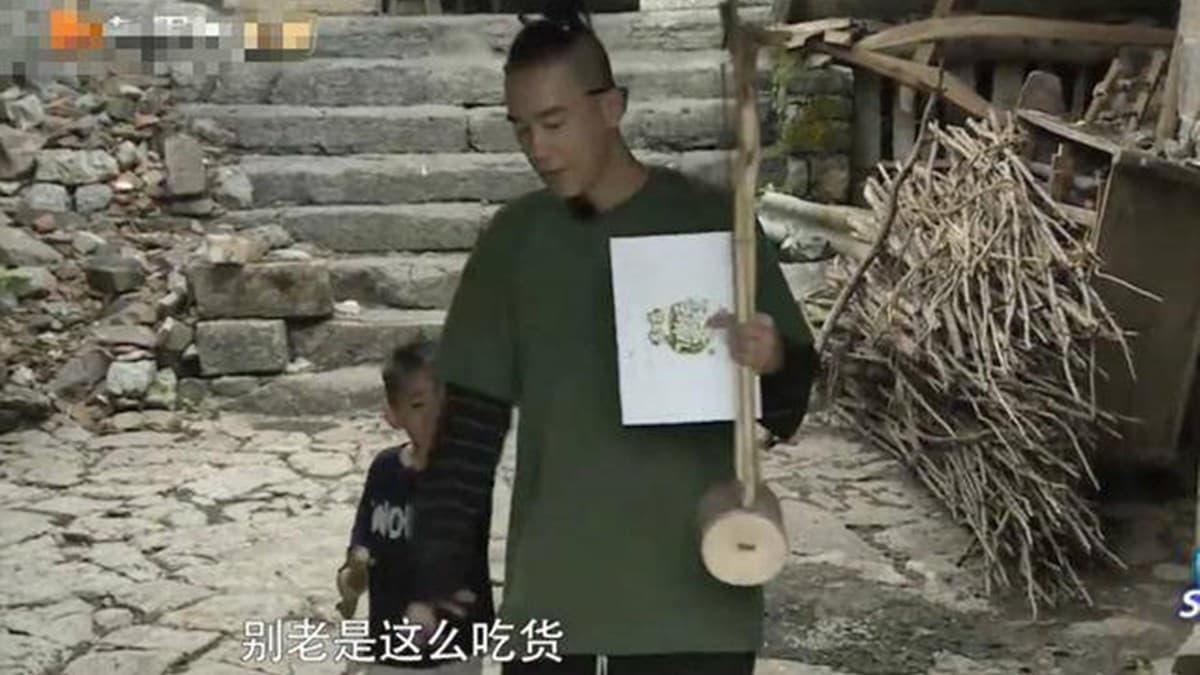 小小春Jasper正港吃貨不停歇 吃這個食物口水直流超萌 小小春Jasper正港吃貨不停歇 吃這個食物口水直流超萌