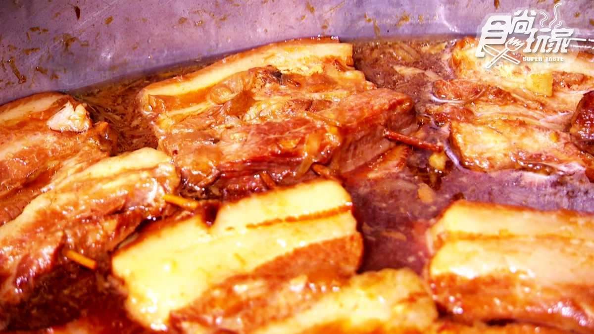 老闆超佛心!40年老店「爌肉飯套餐」85元,蛤蜊湯喝到飽 老闆超佛心!40年老店「爌肉飯套餐」85元,蛤蜊湯喝到飽