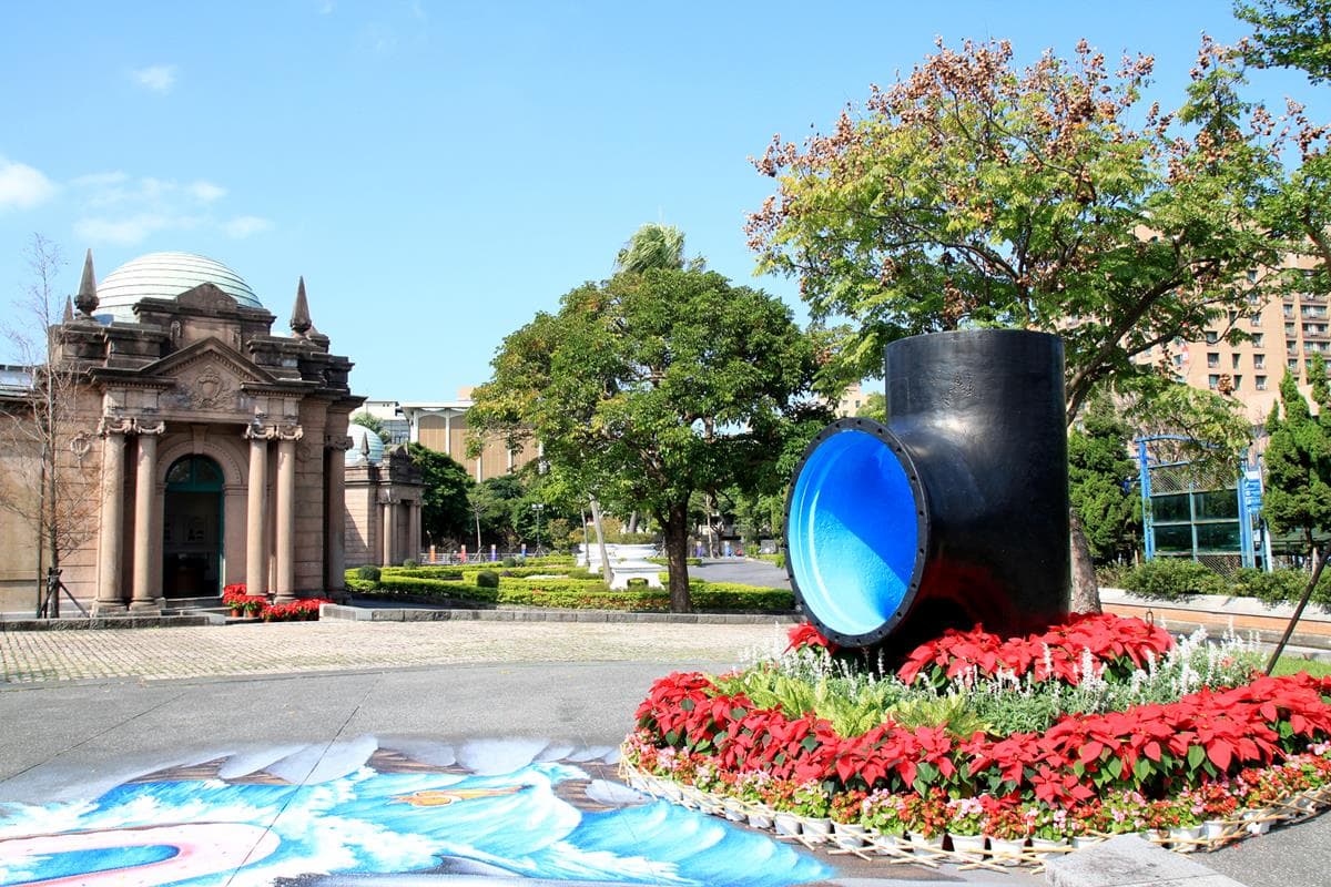 摩天輪+燈海花牆!台北夢幻「公館耶誕季」開幕當日免費入園! 摩天輪+燈海花牆!台北夢幻「公館耶誕季」開幕當日免費入園!