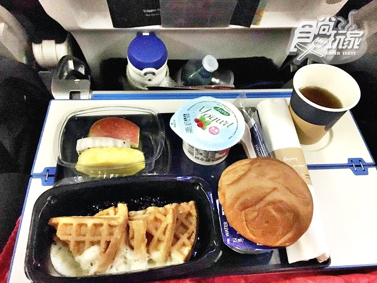搭直升機到「格陵蘭」當白日夢冒險王!帶你飛19個小時 體驗遠得要命旅程 搭直升機到「格陵蘭」當白日夢冒險王!帶你飛19個小時 體驗遠得要命旅程