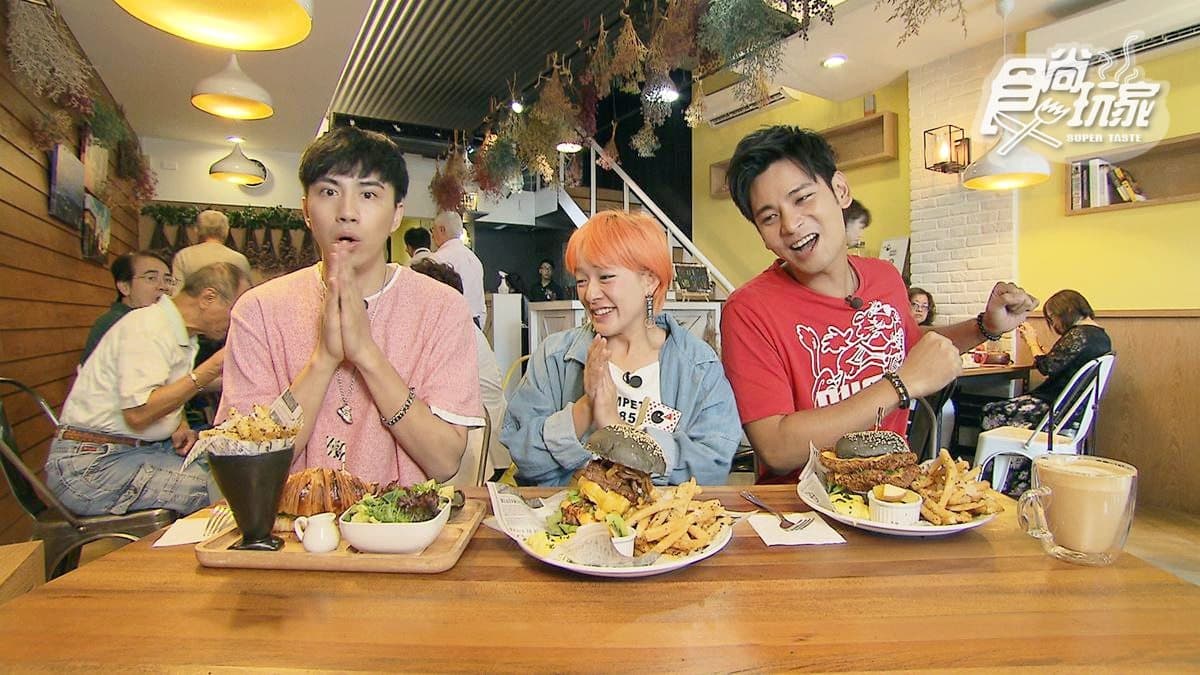 大分量早午餐!吳寶春徒弟手作,「鮮蝦洋芋蛋可頌」16層超酥脆 大分量早午餐!吳寶春徒弟手作,「鮮蝦洋芋蛋可頌」16層超酥脆