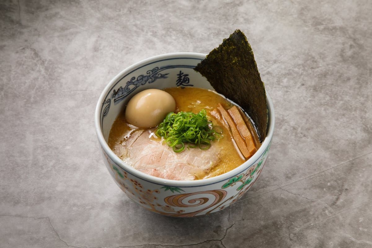 連3天早鳥「買1送1」!日本拉麵插旗台中 必點2公分厚霸王叉燒 連3天早鳥「買1送1」!日本拉麵插旗台中 必點2公分厚霸王叉燒