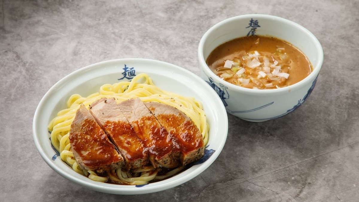 連3天早鳥「買1送1」!日本拉麵插旗台中 必點2公分厚霸王叉燒 連3天早鳥「買1送1」!日本拉麵插旗台中 必點2公分厚霸王叉燒