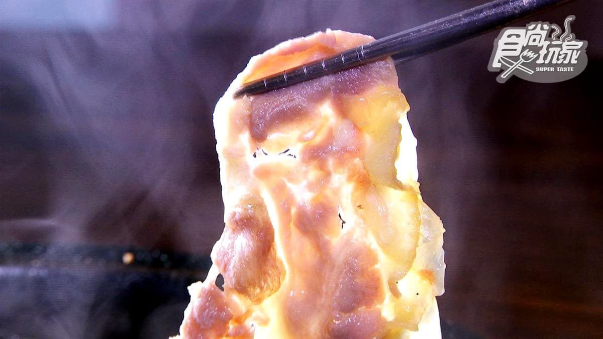 40年老字號石頭火鍋「爆漿芋泥丸」非點不可!特製沙茶醬好銷魂 40年老字號石頭火鍋「爆漿芋泥丸」非點不可!特製沙茶醬好銷魂
