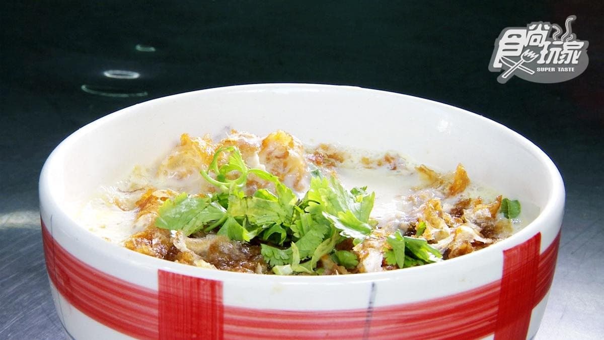 羅東遊子想念的家鄉味!60年早餐店必點鹹豆漿加蛋、韭菜水煎包 羅東遊子想念的家鄉味!60年早餐店必點鹹豆漿加蛋、韭菜水煎包