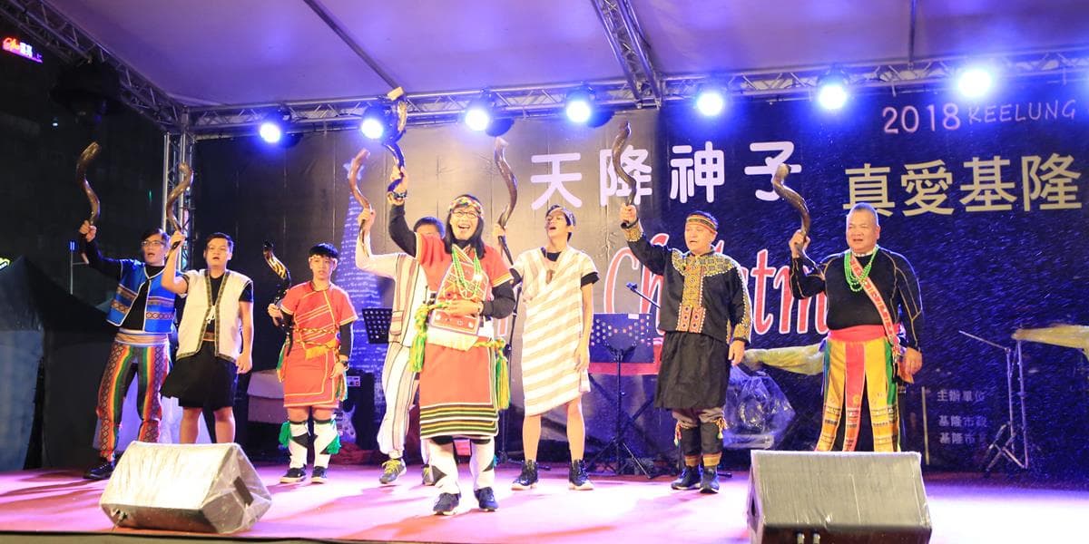 千顆LED打造!17米耶誕樹+許願廊,基隆廣場夢幻登場 千顆LED打造!17米耶誕樹+許願廊,基隆廣場夢幻登場
