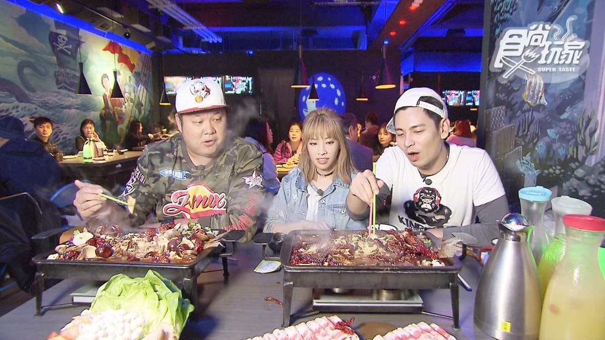一爐兩吃!川味烤魚兼烤豬肋排,還能變身麻辣燙 一爐兩吃!川味烤魚兼烤豬肋排,還能變身麻辣燙