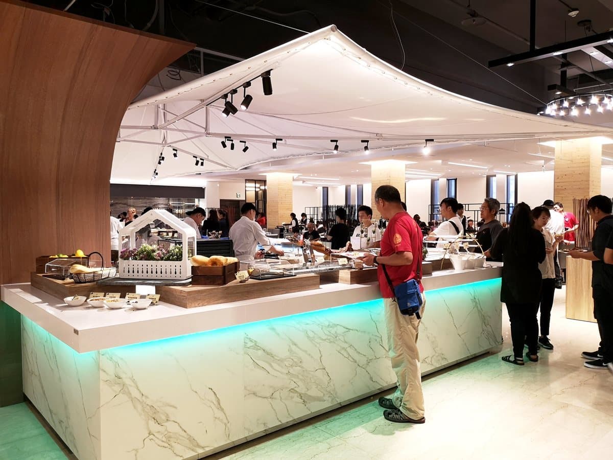 只要符合「這身分」 人氣BUFFET用餐只要「半價」 只要符合「這身分」 人氣BUFFET用餐只要「半價」
