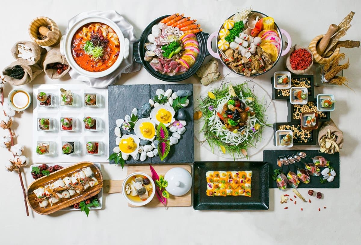 只要符合「這身分」 人氣BUFFET用餐只要「半價」 只要符合「這身分」 人氣BUFFET用餐只要「半價」