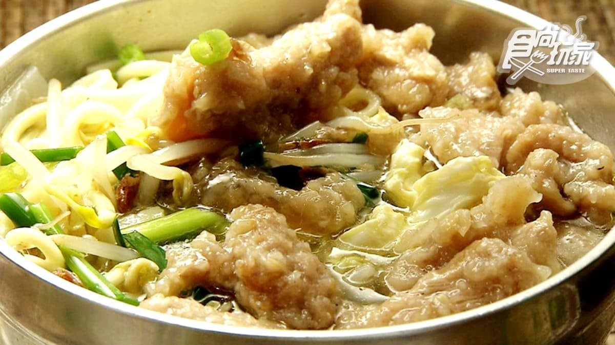 藏在傳統市場的厲害肉羹麵!大量肉羹搭蛋花油蔥湯,一開店就客滿