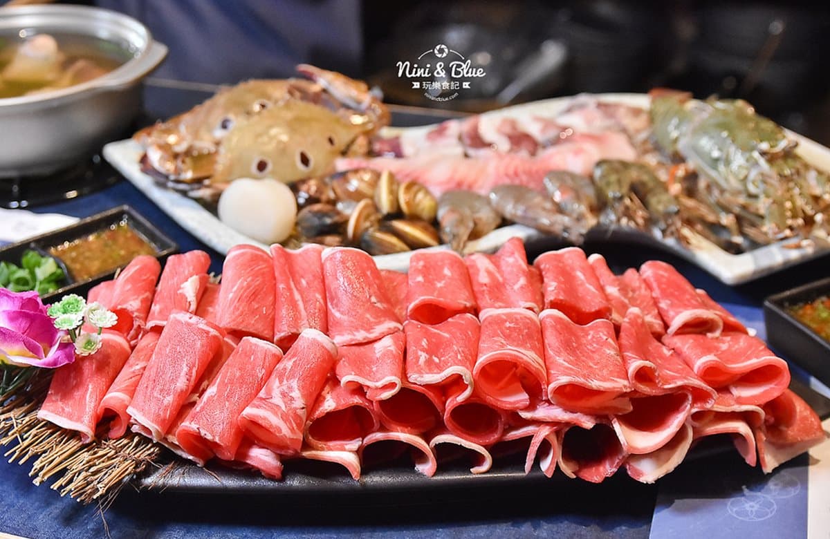 【新開店】炒土雞肉成鍋底!霸氣「無敵海景鍋」、滿滿肉山 吃到好厭世 【新開店】炒土雞肉成鍋底!霸氣「無敵海景鍋」、滿滿肉山 吃到好厭世