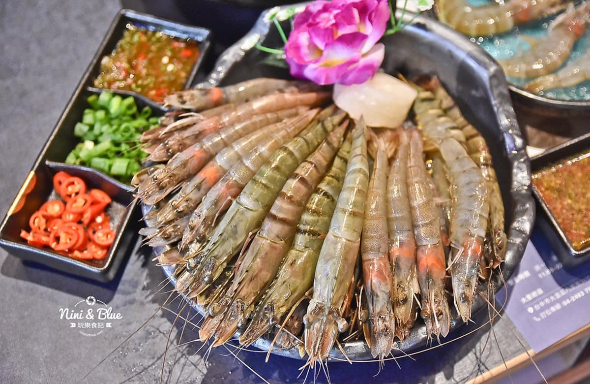【新開店】炒土雞肉成鍋底!霸氣「無敵海景鍋」、滿滿肉山 吃到好厭世 【新開店】炒土雞肉成鍋底!霸氣「無敵海景鍋」、滿滿肉山 吃到好厭世