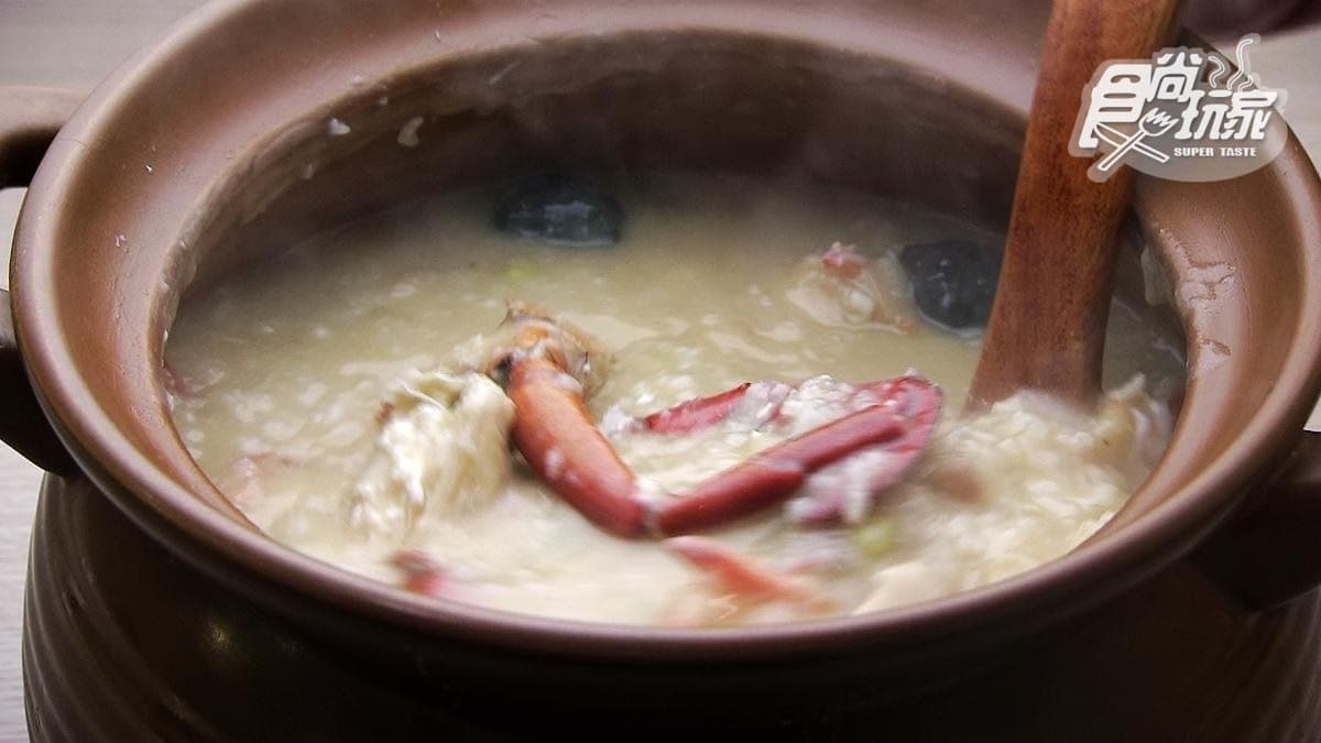 超狂「處女蟳鮑魚砂鍋粥 」一天限量20份!滿滿海鮮料沒預約吃不到 超狂「處女蟳鮑魚砂鍋粥 」一天限量20份!滿滿海鮮料沒預約吃不到