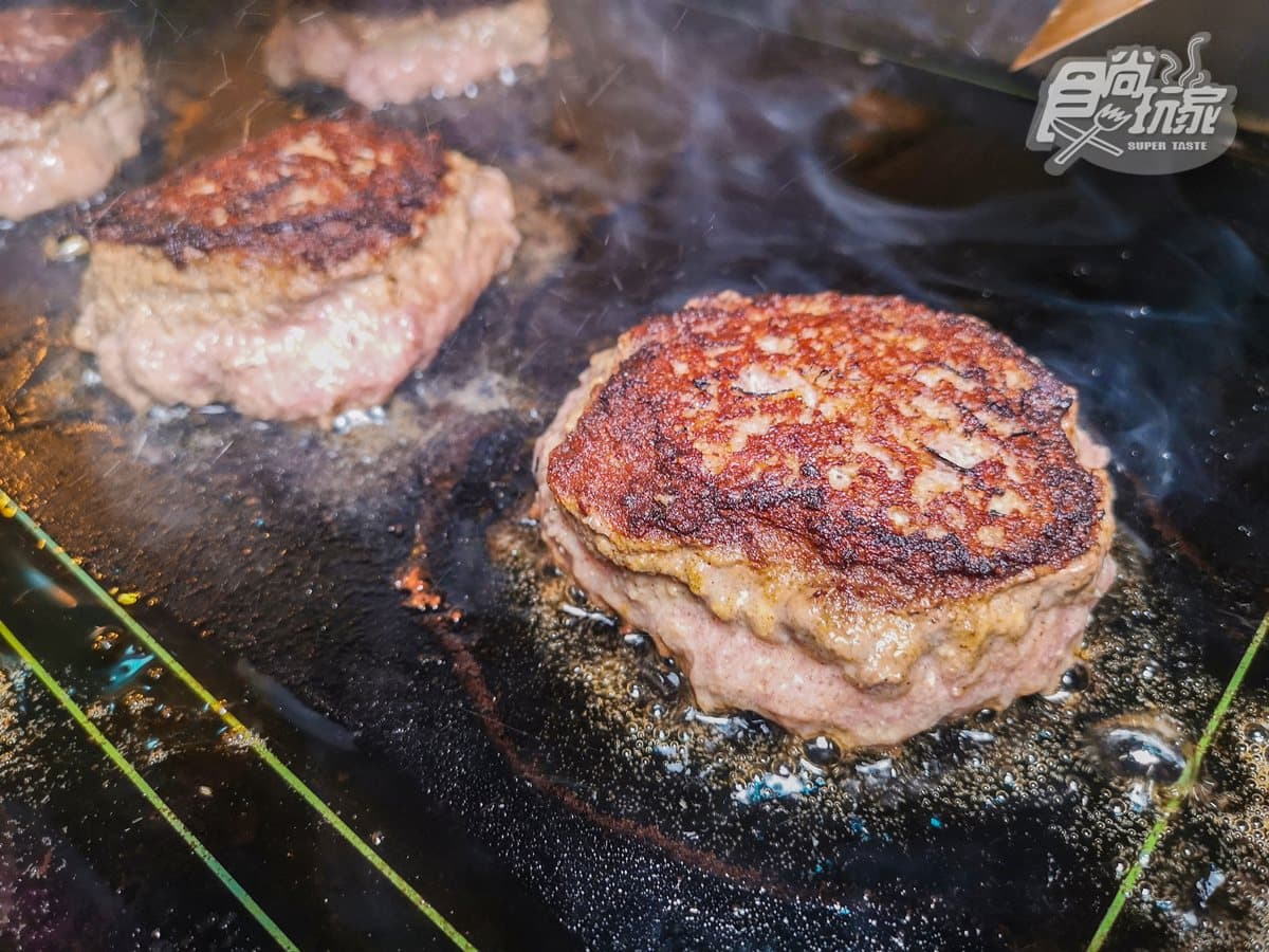 【新開店】純和牛才賣180!台北超狂「和牛漢堡專賣店」 點雙層才是王道 【新開店】純和牛才賣180!台北超狂「和牛漢堡專賣店」 點雙層才是王道