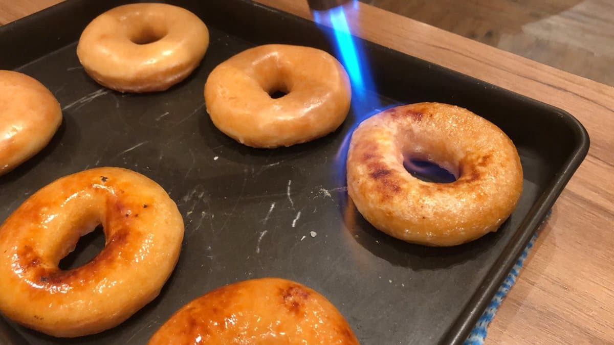 只賣13天!Krispy Kreme「香烤布蕾甜甜圈」強勢回歸,甜點控快衝 只賣13天!Krispy Kreme「香烤布蕾甜甜圈」強勢回歸,甜點控快衝
