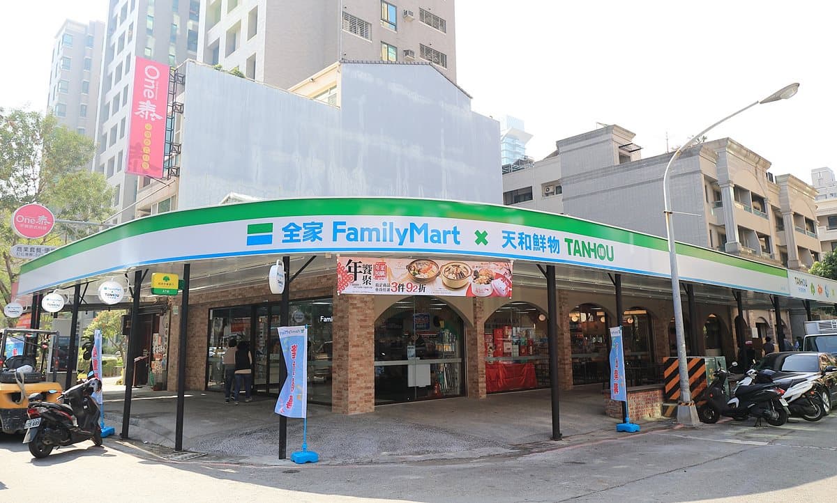 全台第一!專業廚師進駐「超商」,「現煮」鍋物、義式燉飯給你吃 全台第一!專業廚師進駐「超商」,「現煮」鍋物、義式燉飯給你吃