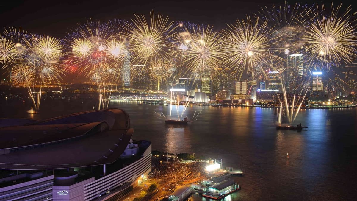 IG讚爆愛心背景、粉色燈光,最夢幻情侶必去香港燈影節 IG讚爆愛心背景、粉色燈光,最夢幻情侶必去香港燈影節