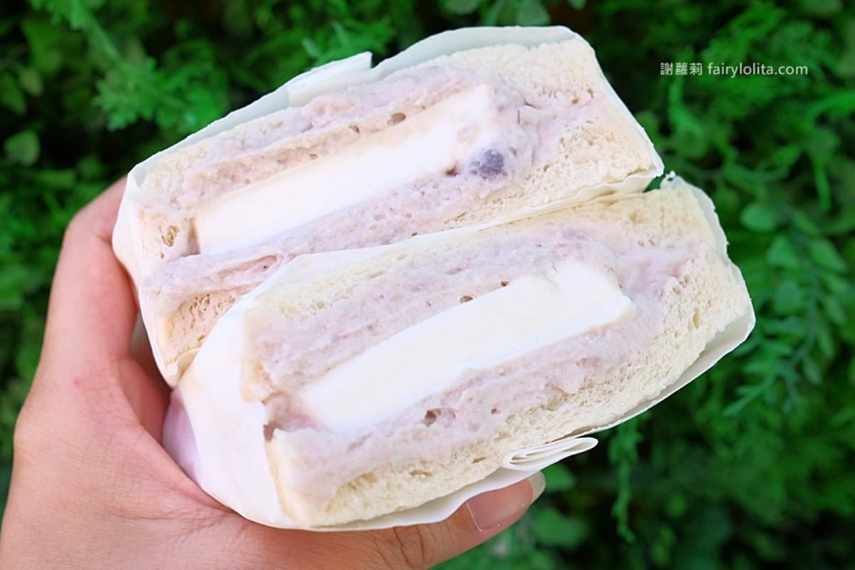 爆餡了啦!秒殺款「水果三明治」 草莓控、芋頭控買到失心瘋 爆餡了啦!秒殺款「水果三明治」 草莓控、芋頭控買到失心瘋