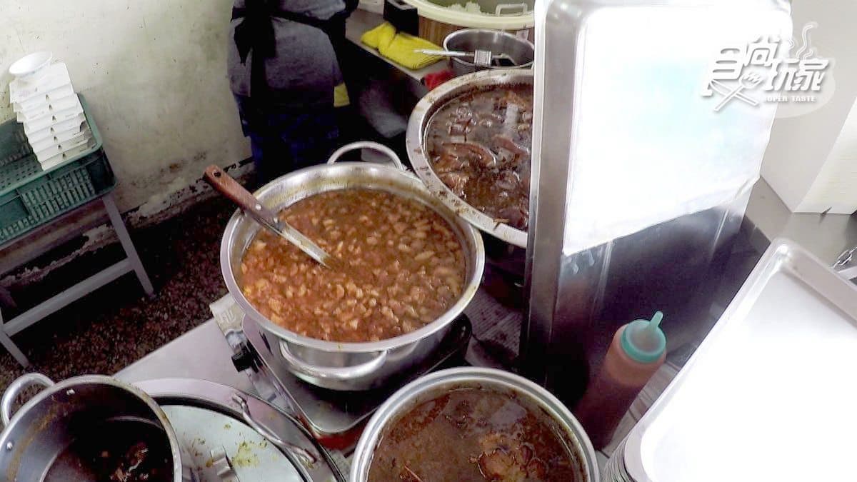 台中秒殺爌肉飯!皮Q肉嫩超下飯,配自製大冰紅才內行 台中秒殺爌肉飯!皮Q肉嫩超下飯,配自製大冰紅才內行