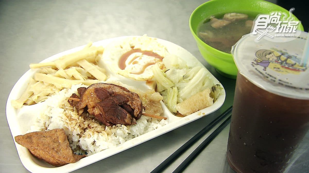 台中秒殺爌肉飯!皮Q肉嫩超下飯,配自製大冰紅才內行 台中秒殺爌肉飯!皮Q肉嫩超下飯,配自製大冰紅才內行