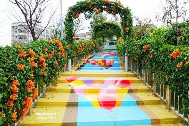 浪漫新景點!「炮仗花」拱門步道+3D立體彩繪空橋,快點拍起來 浪漫新景點!「炮仗花」拱門步道+3D立體彩繪空橋,快點拍起來