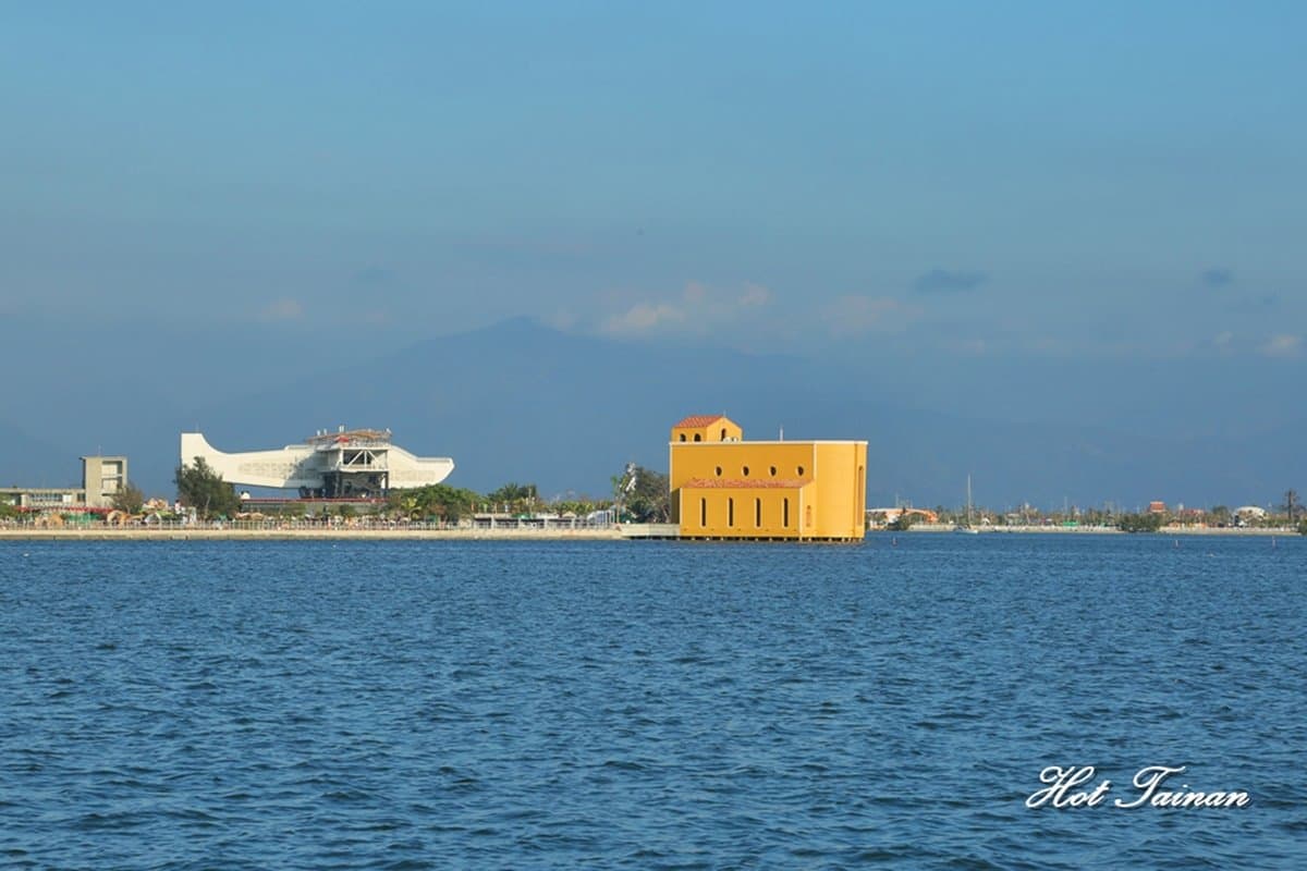 最潮玩法!搭遊艇從「駁二」玩到「大鵬灣」 海上視角看遍高屏景點 最潮玩法!搭遊艇從「駁二」玩到「大鵬灣」 海上視角看遍高屏景點