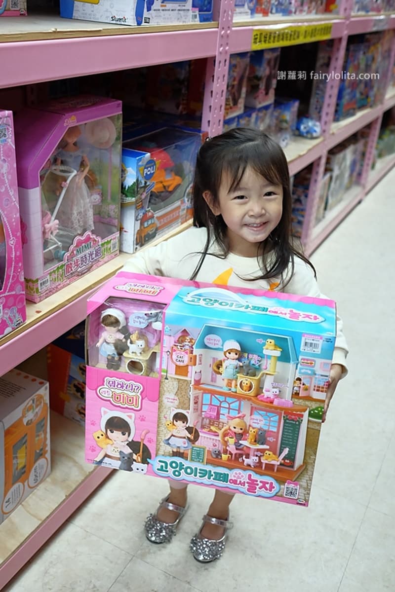 整車塞滿滿不用1000元!台中最強玩具批發 芭比娃娃、波力、鋼彈通通有 整車塞滿滿不用1000元!台中最強玩具批發 芭比娃娃、波力、鋼彈通通有