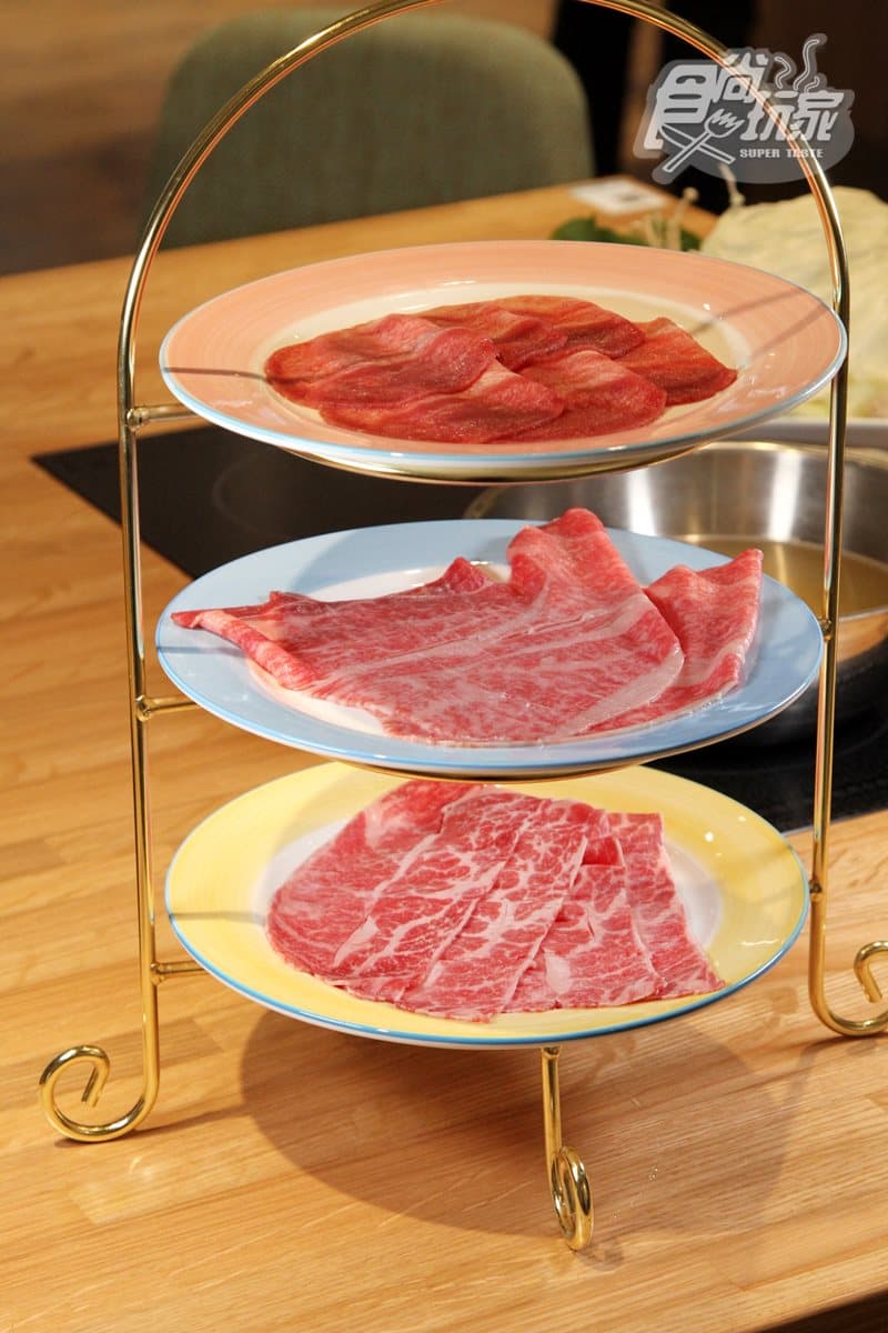 【新開店】活龍蝦只賣499!鍋物超狂CP值→身分證「5、6、8」中2碼,送2隻澎湖大明蝦 【新開店】活龍蝦只賣499!鍋物超狂CP值→身分證「5、6、8」中2碼,送2隻澎湖大明蝦