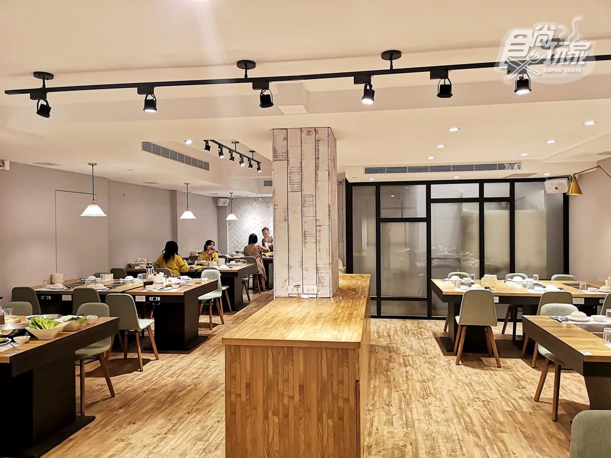 【新開店】活龍蝦只賣499!鍋物超狂CP值→身分證「5、6、8」中2碼,送2隻澎湖大明蝦 【新開店】活龍蝦只賣499!鍋物超狂CP值→身分證「5、6、8」中2碼,送2隻澎湖大明蝦
