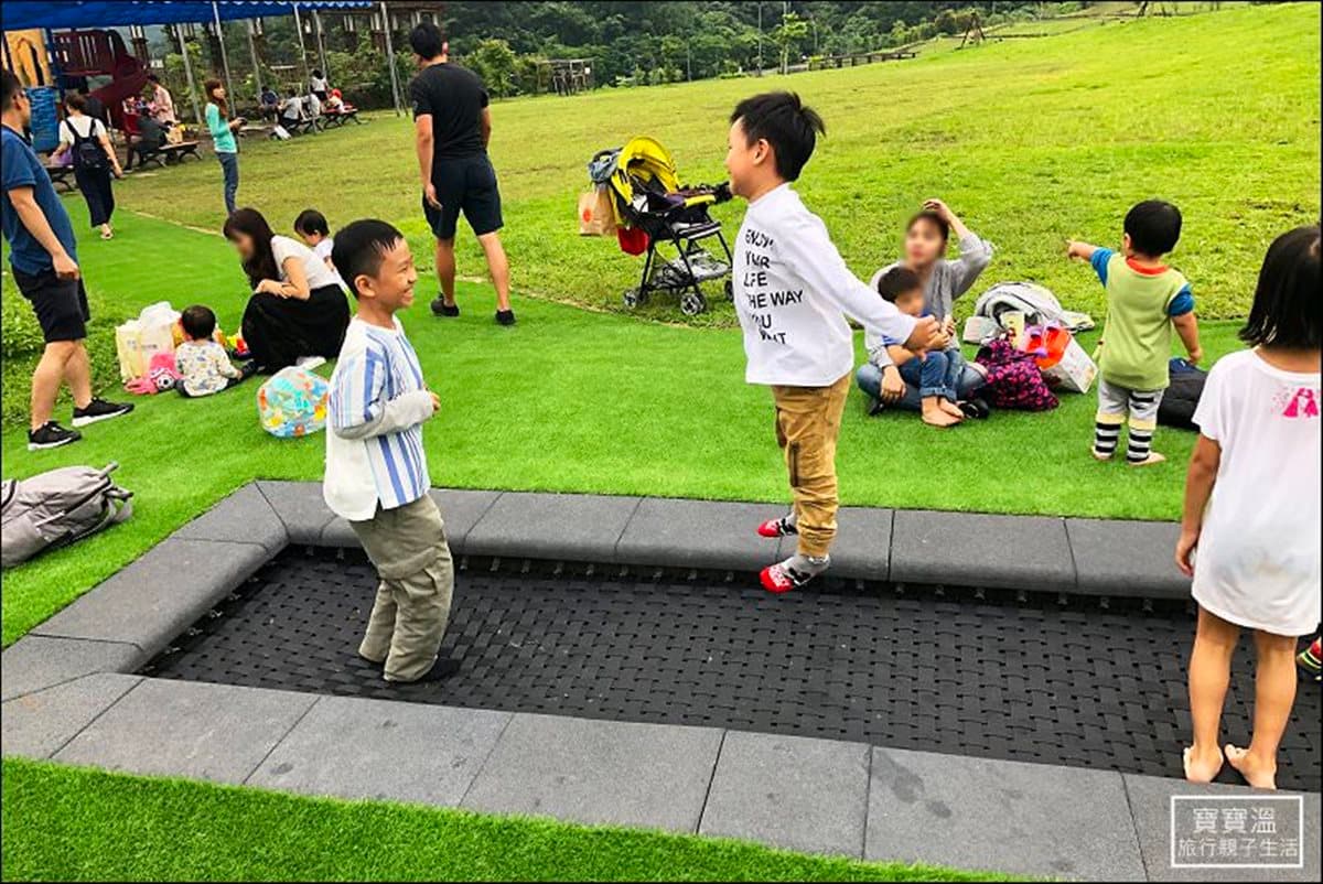 刺激度破表!南港公園最新「單人滑索」 親子膽量大考驗 刺激度破表!南港公園最新「單人滑索」 親子膽量大考驗