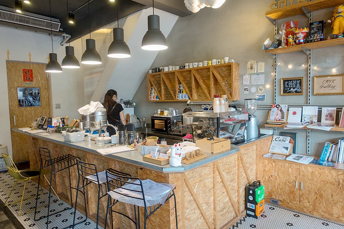 咖啡店只能喝咖啡?這3家還能畫畫、DIY音樂盒、餵魚 咖啡店只能喝咖啡?這3家還能畫畫、DIY音樂盒、餵魚