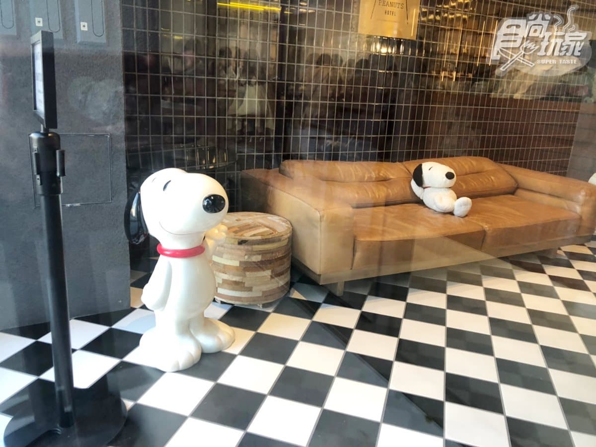 不用住就能逛!直擊史努比飯店「咖啡廳+周邊商品」,必買史努比帆布袋 不用住就能逛!直擊史努比飯店「咖啡廳+周邊商品」,必買史努比帆布袋