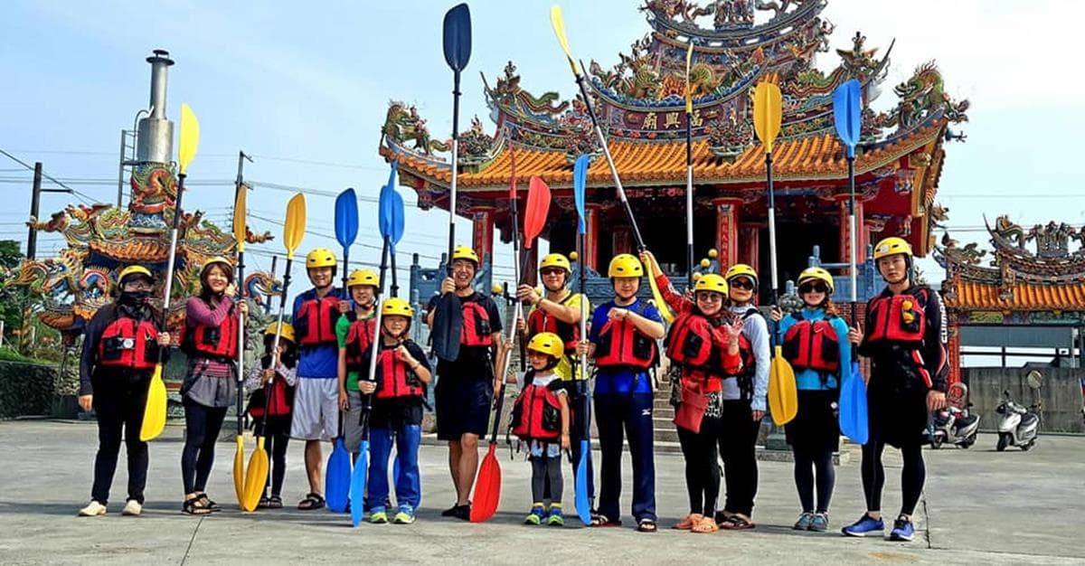 獨木舟新祕境曝光!夏日限定優游「黃金河稻」、穿越海蝕洞 獨木舟新祕境曝光!夏日限定優游「黃金河稻」、穿越海蝕洞