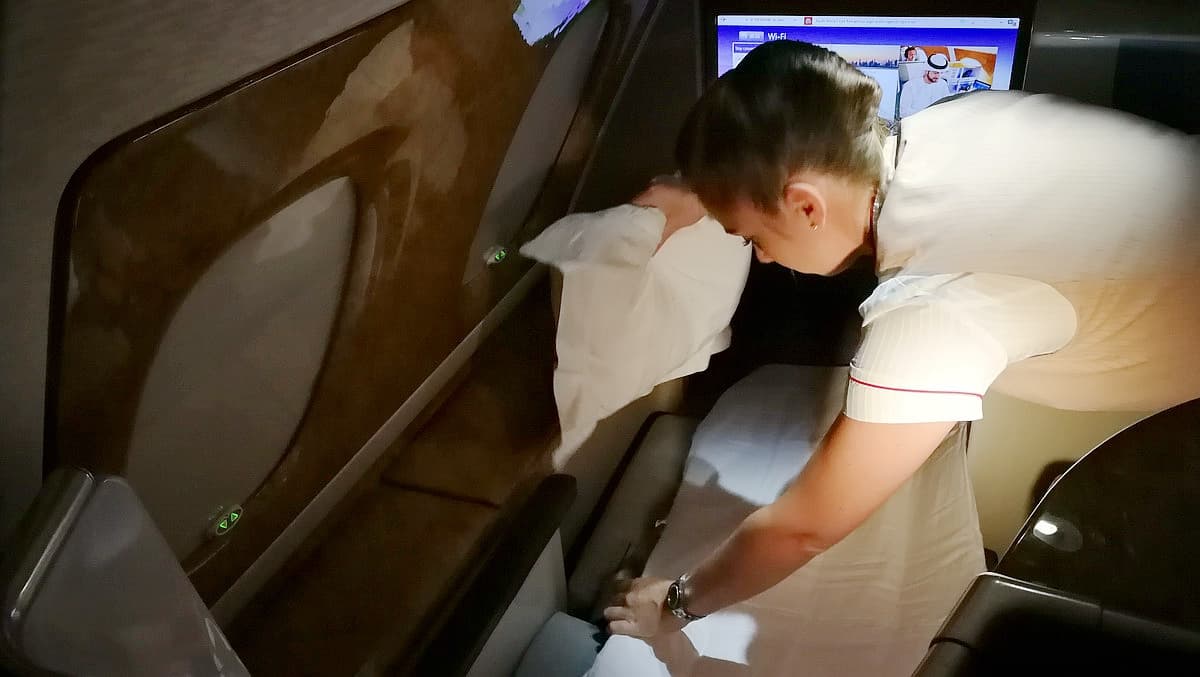 一生要爽一次!全球最奢華阿聯酋A380商務艙,餐酒任點,空姐幫你鋪床 一生要爽一次!全球最奢華阿聯酋A380商務艙,餐酒任點,空姐幫你鋪床