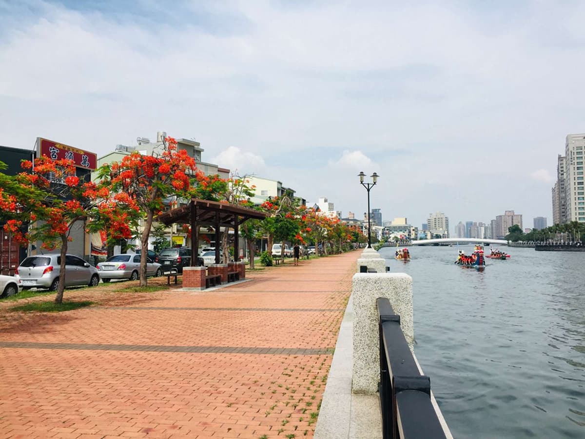 「番茄會社」成IG打卡熱點!到高雄、台南「廢墟」拍鳳凰花 「番茄會社」成IG打卡熱點!到高雄、台南「廢墟」拍鳳凰花