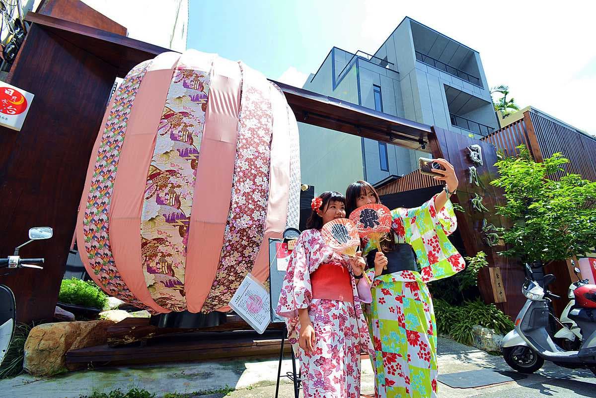 【新開店】「鮭魚卵」滿到掉出來合理嗎?還可穿日式浴衣拍照 【新開店】「鮭魚卵」滿到掉出來合理嗎?還可穿日式浴衣拍照