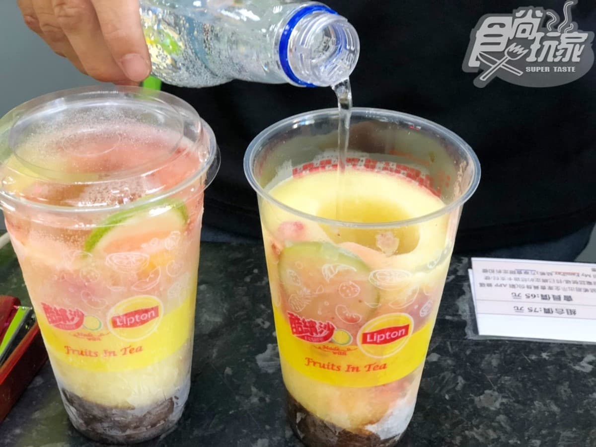 水果控會嗨!全家聯名立頓「水果茶氣泡酷繽沙」,好喝到想再一杯 水果控會嗨!全家聯名立頓「水果茶氣泡酷繽沙」,好喝到想再一杯