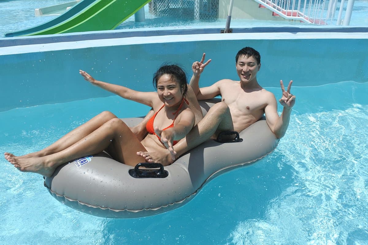 秀肚腩享優惠!挺「鮪魚肚」、名「鮪魚」諧音,六福村只要門票199元 秀肚腩享優惠!挺「鮪魚肚」、名「鮪魚」諧音,六福村只要門票199元