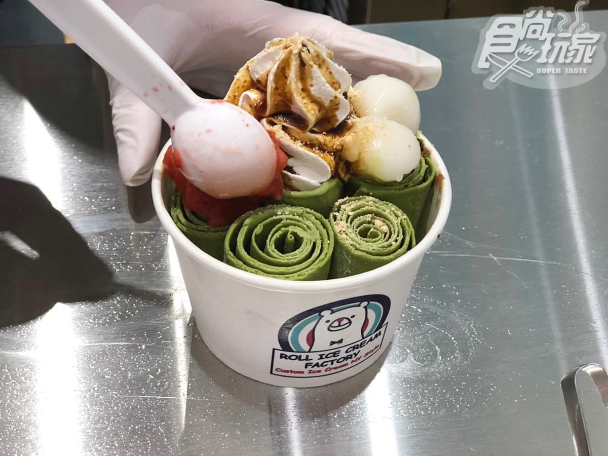 首7天免費加料!日本超夢幻捲捲冰「ROLL ICE CREAM FACTORY」+台灣限定口味 首7天免費加料!日本超夢幻捲捲冰「ROLL ICE CREAM FACTORY」+台灣限定口味
