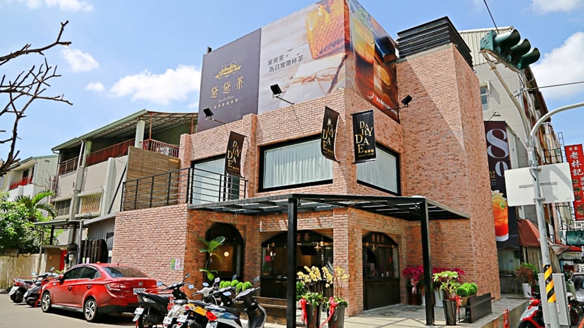 台中手搖飲HOW狂!透天獨棟飲品店銅板價,必喝「火烤焦糖奶茶」 台中手搖飲HOW狂!透天獨棟飲品店銅板價,必喝「火烤焦糖奶茶」