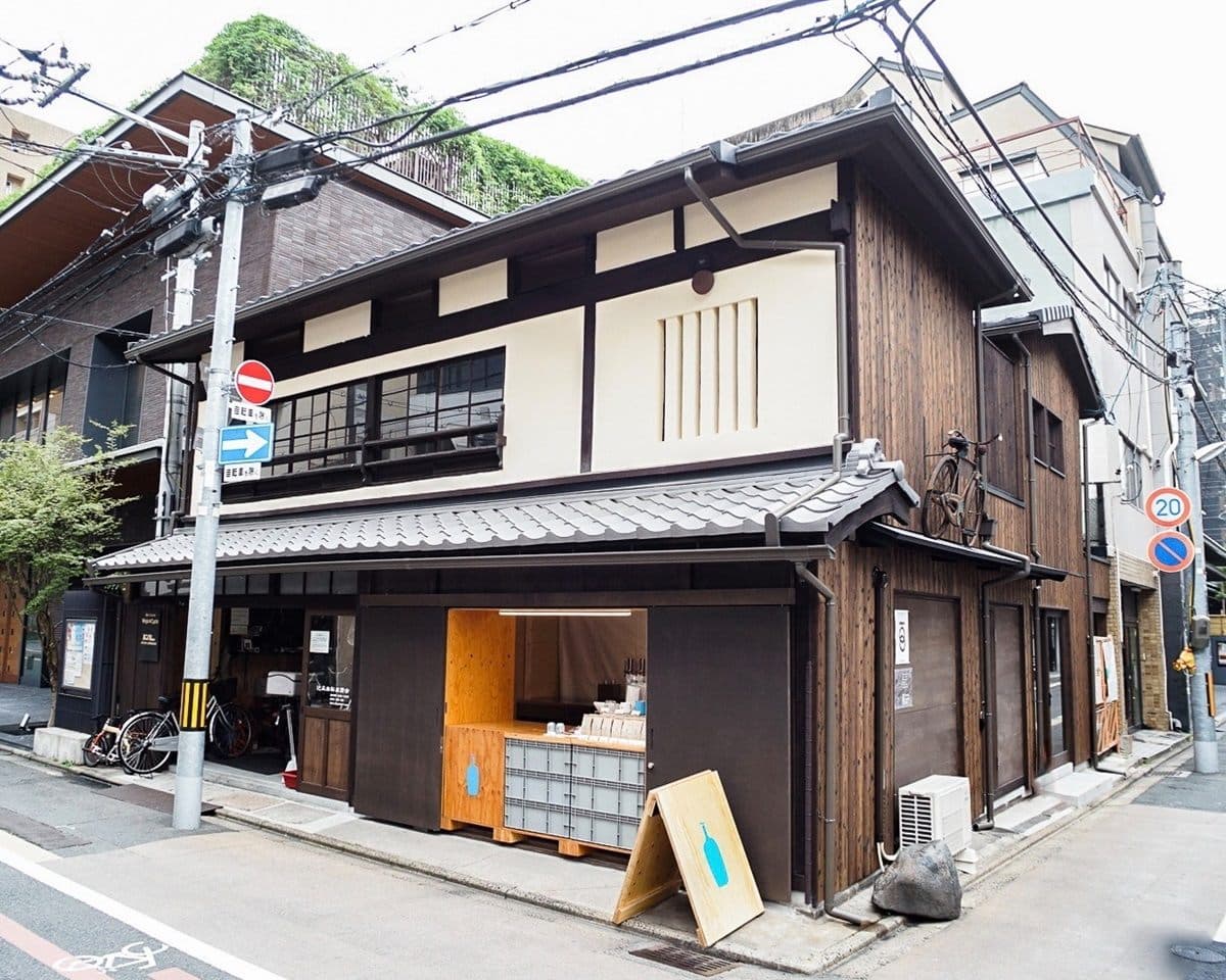 百年老宅變身「藍瓶咖啡快閃」!「自行車停屋簷上」成打卡熱點 百年老宅變身「藍瓶咖啡快閃」!「自行車停屋簷上」成打卡熱點