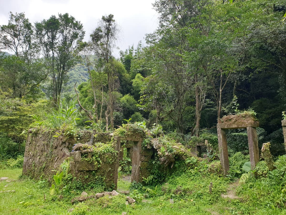新北9古道這樣玩!「土匪大道」野餐、「山羊洞」探險、「燦光寮」美拍 新北9古道這樣玩!「土匪大道」野餐、「山羊洞」探險、「燦光寮」美拍
