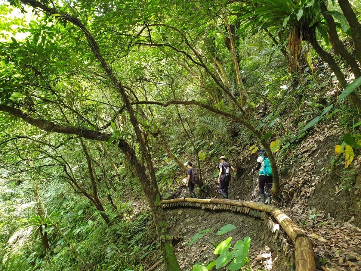 新北9古道這樣玩!「土匪大道」野餐、「山羊洞」探險、「燦光寮」美拍 新北9古道這樣玩!「土匪大道」野餐、「山羊洞」探險、「燦光寮」美拍
